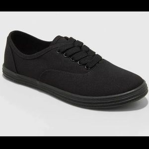 NWT Women's Lunea Canvas Apparel Sneakers Universal Thread